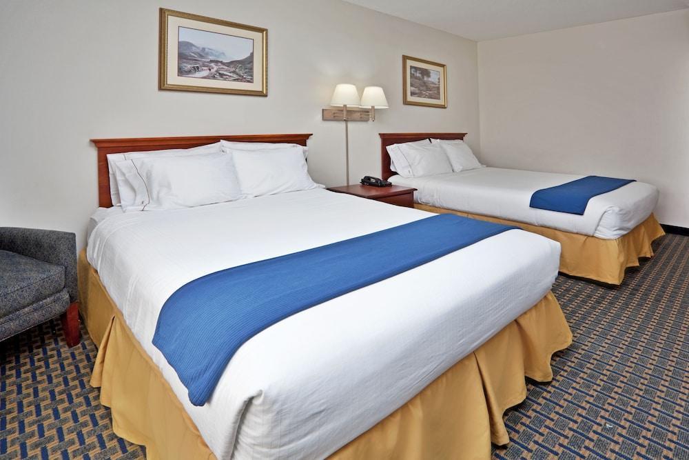 Holiday Inn Express & Suites Wilson-Downtown By Ihg Экстерьер фото