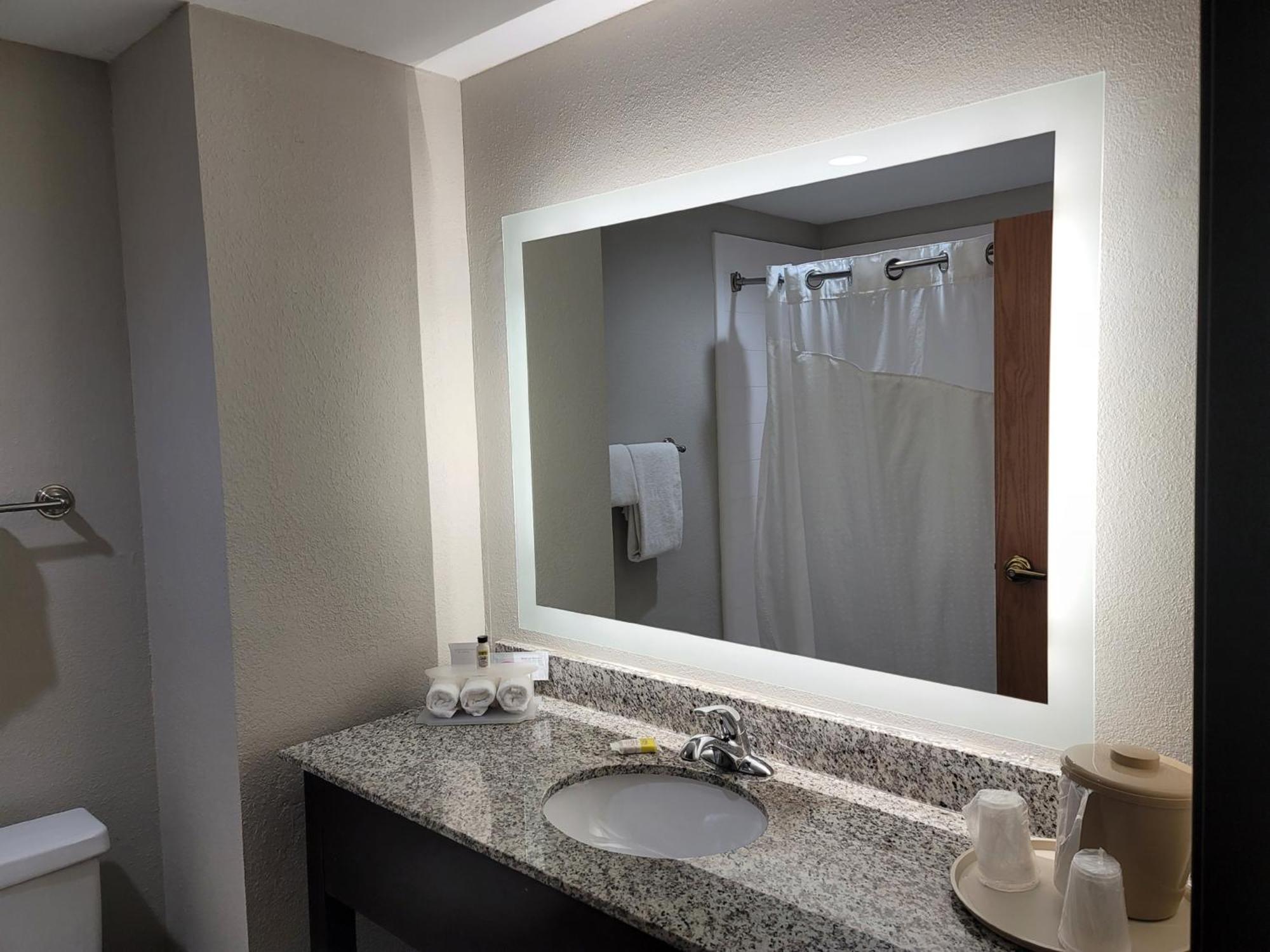 Holiday Inn Express & Suites Wilson-Downtown By Ihg Экстерьер фото