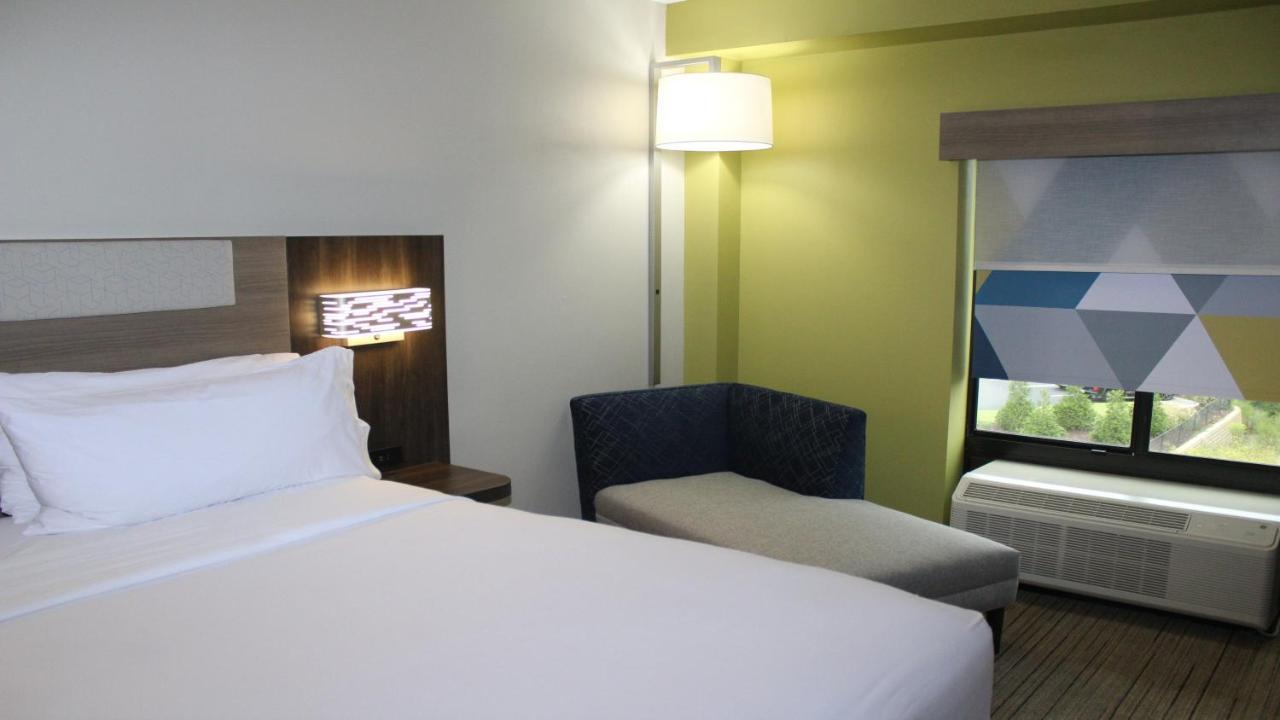 Holiday Inn Express & Suites Wilson-Downtown By Ihg Экстерьер фото